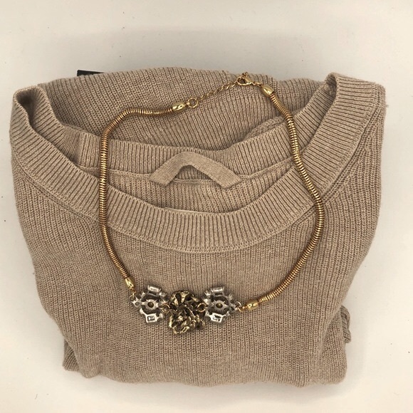 ANTHROPOLOGIE CRYSTAL FLOWER GOLD CHAIN NECKLACE - Picture 3 of 12
